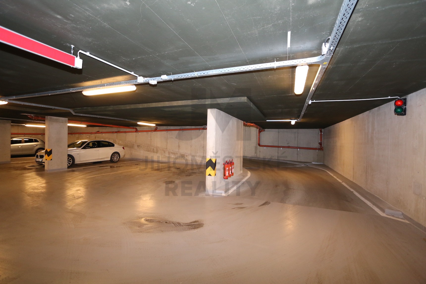 NÁJEM BYTU 3+kk S TERASOU A GAR. STÁNÍM, Květnového vítězství, Praha 4 - Chodov