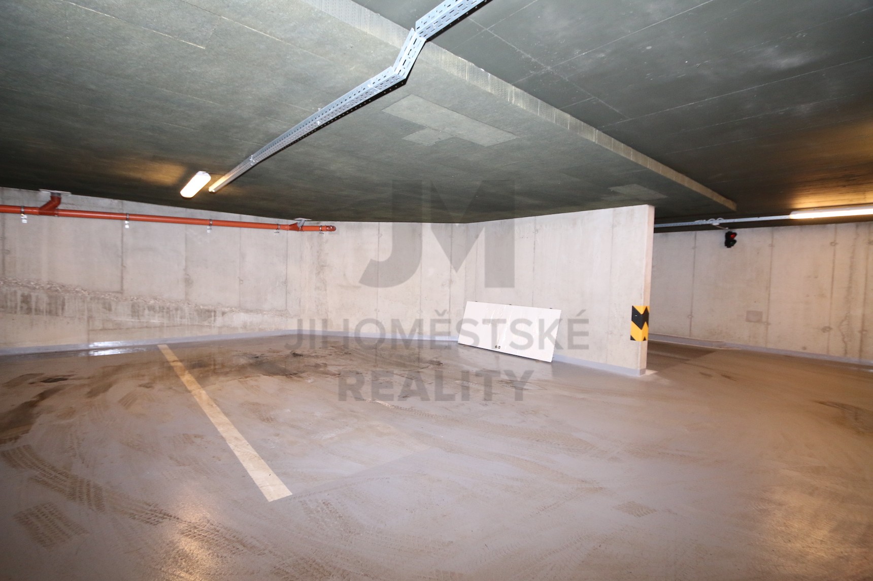 NÁJEM BYTU 3+kk S TERASOU A GAR. STÁNÍM, Květnového vítězství, Praha 4 - Chodov