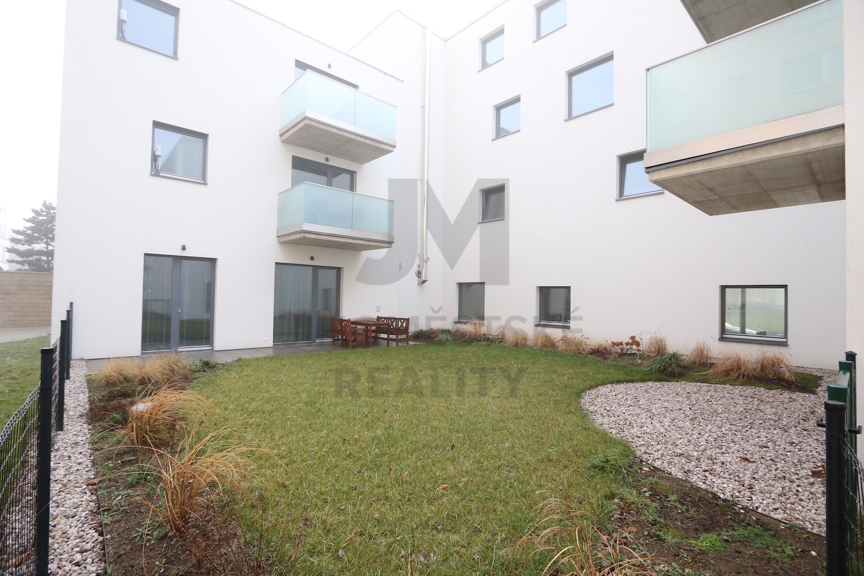 NÁJEM BYTU 3+kk S TERASOU A GAR. STÁNÍM, Květnového vítězství, Praha 4 - Chodov