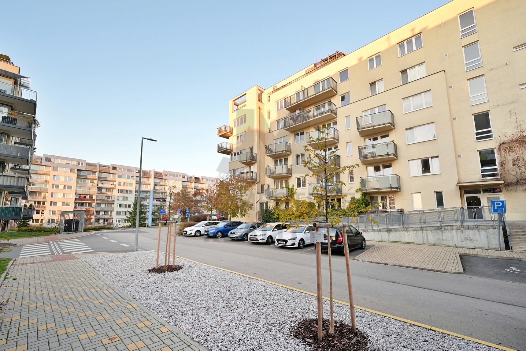 PRODEJ BYTU 4+kk SE 2 BALKONY A GAR. STÁNÍM, Berlínská, Praha 10 - Hostivař