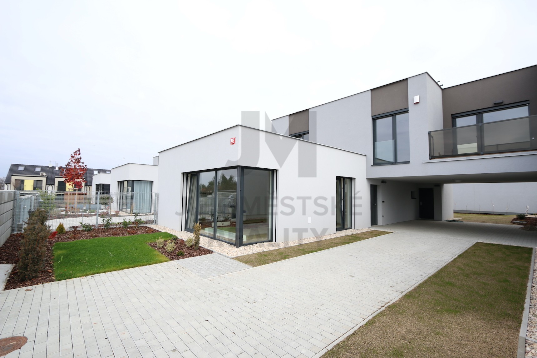 NÁJEM ŘADOVÉHO DOMU 5+kk S TERASOU, Nerudova, Vestec - Vestec u Prahy