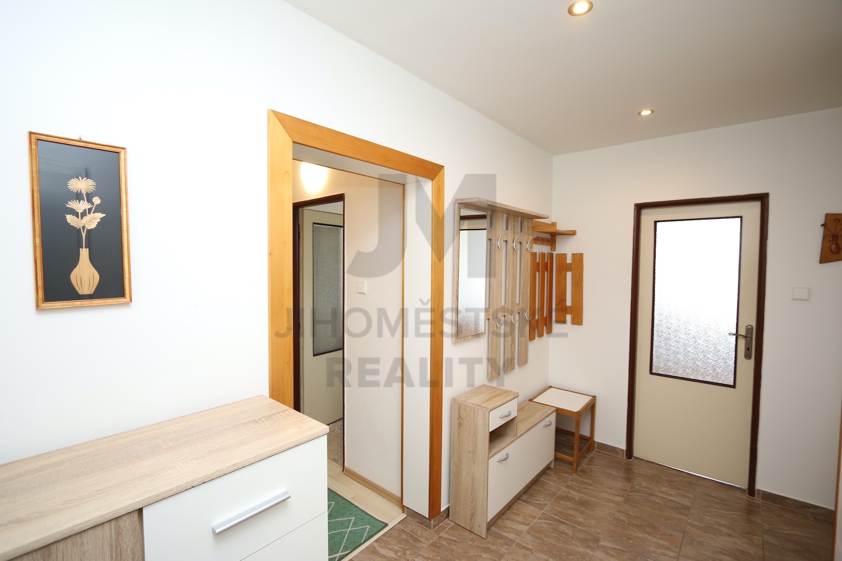 NÁJEM BYTU 3+kk s lodžií, Ke Škole, Praha 4 - Chodov