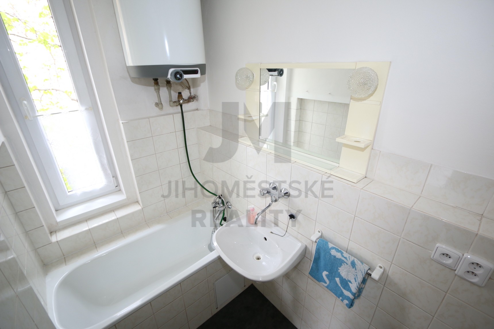 PRODEJ BYTU 2+kk S LODŽIÍ, Na Veselí, Praha 4 - Nusle