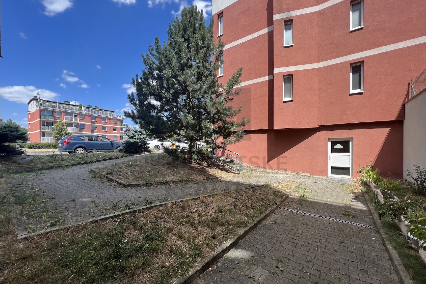 PRODEJ NEBYTOVÉ JEDNOTKY 1+kk, U louky, Praha 4 - Újezd u Průhonic