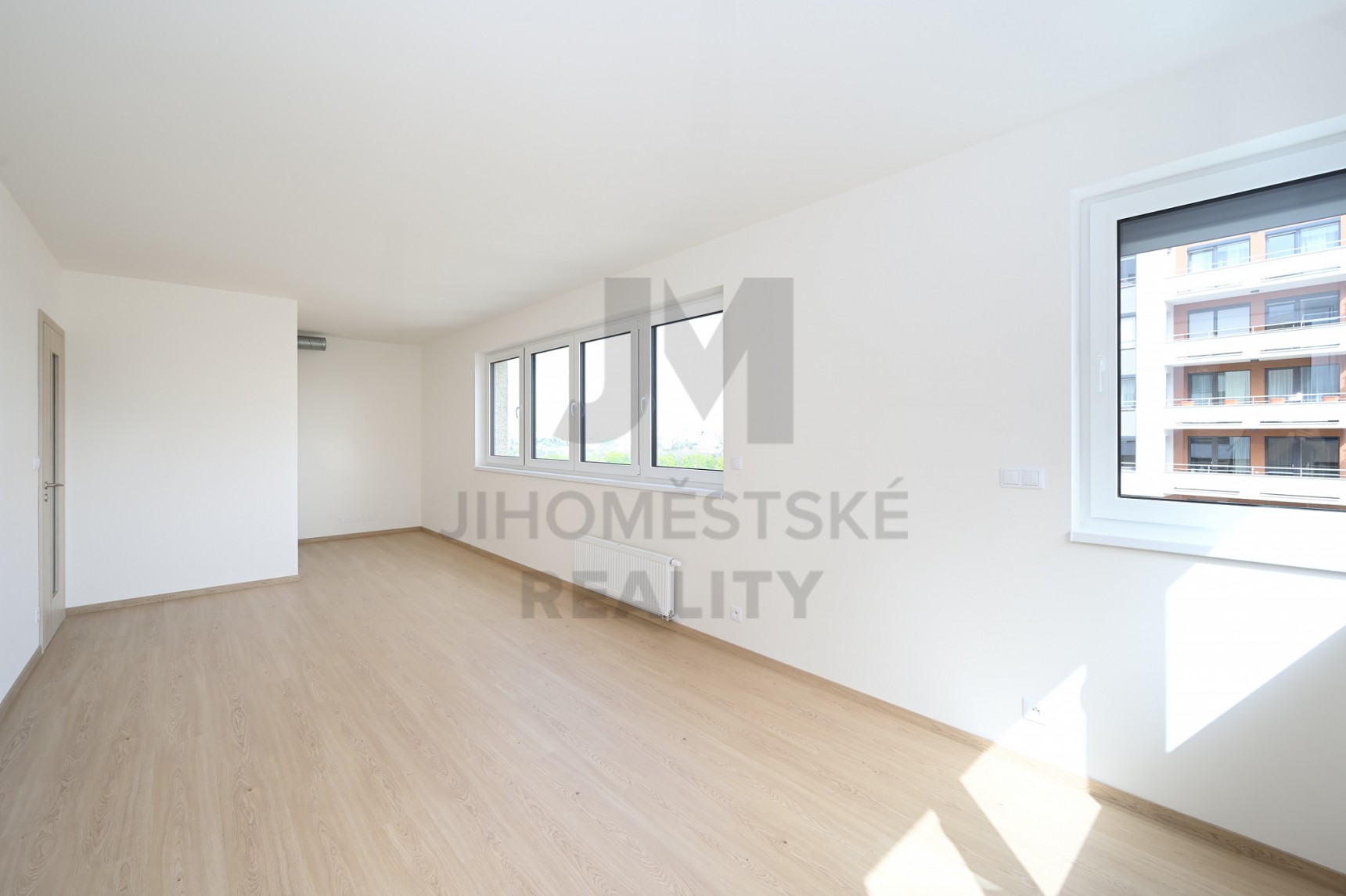 PRODEJ BYTU 2+kk S LODŽIÍ A GAR. STÁNÍM, Měchnovská, Praha 4 - Chodov