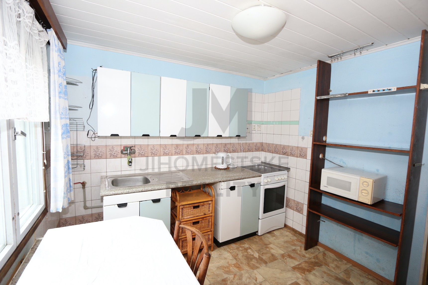 PRODEJ RODINNÉHO DOMU S BALKONEM, TERASOU A GARÁŽÍ, Malý vrch, Blatná - Blatná