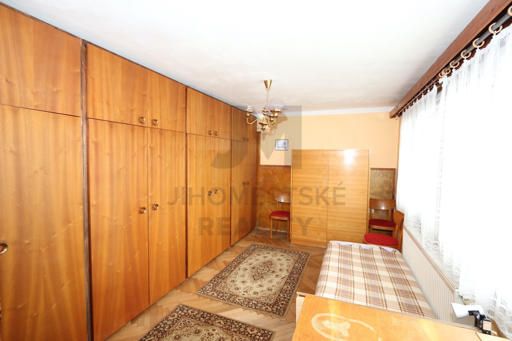 PRODEJ RODINNÉHO DOMU S BALKONEM, TERASOU A GARÁŽÍ, Malý vrch, Blatná - Blatná