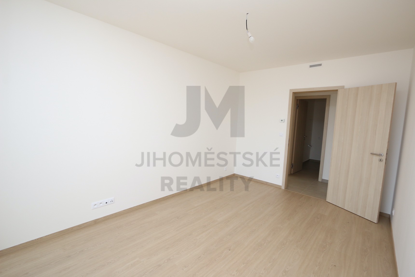 PRODEJ BYTU 3+kk S LODŽIÍ, TERASOU A GARÁŽÍ, Poděbradská, Praha 9 - Hloubětín
