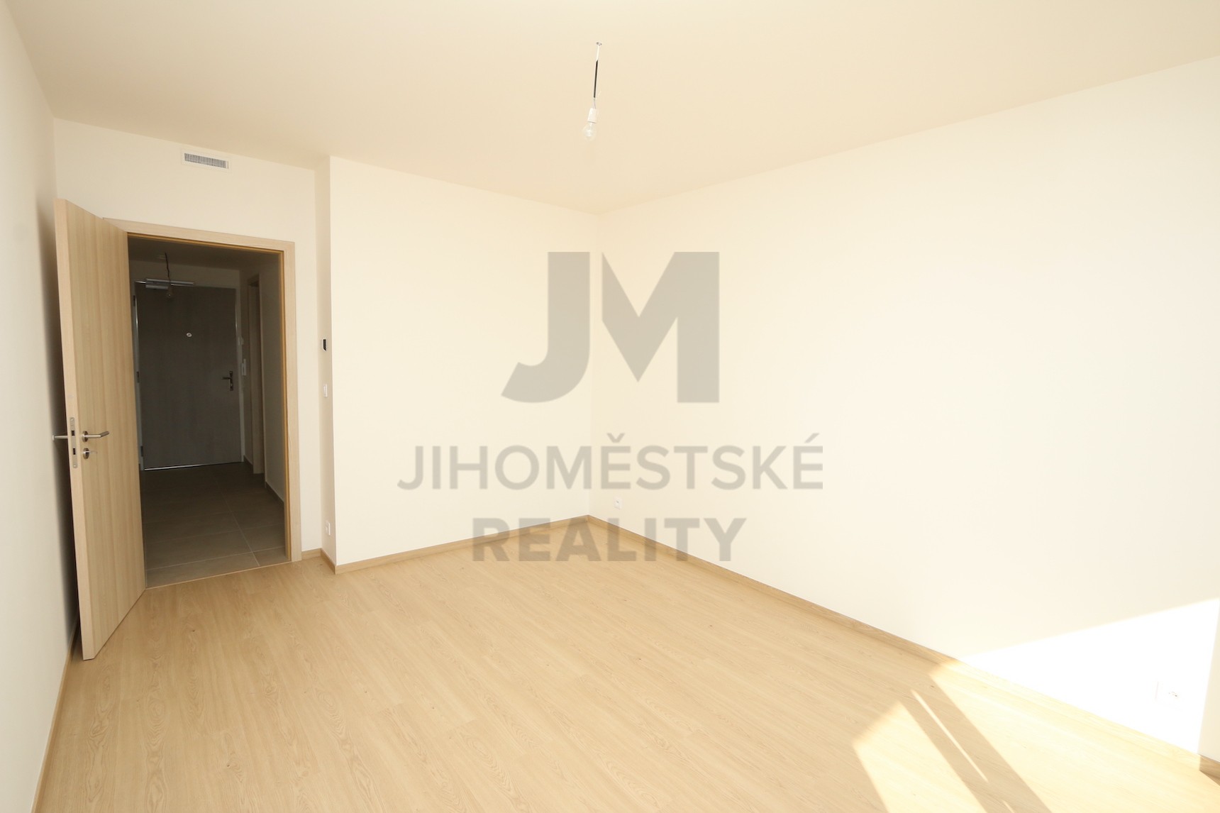 PRODEJ BYTU 3+kk S LODŽIÍ, TERASOU A GARÁŽÍ, Poděbradská, Praha 9 - Hloubětín