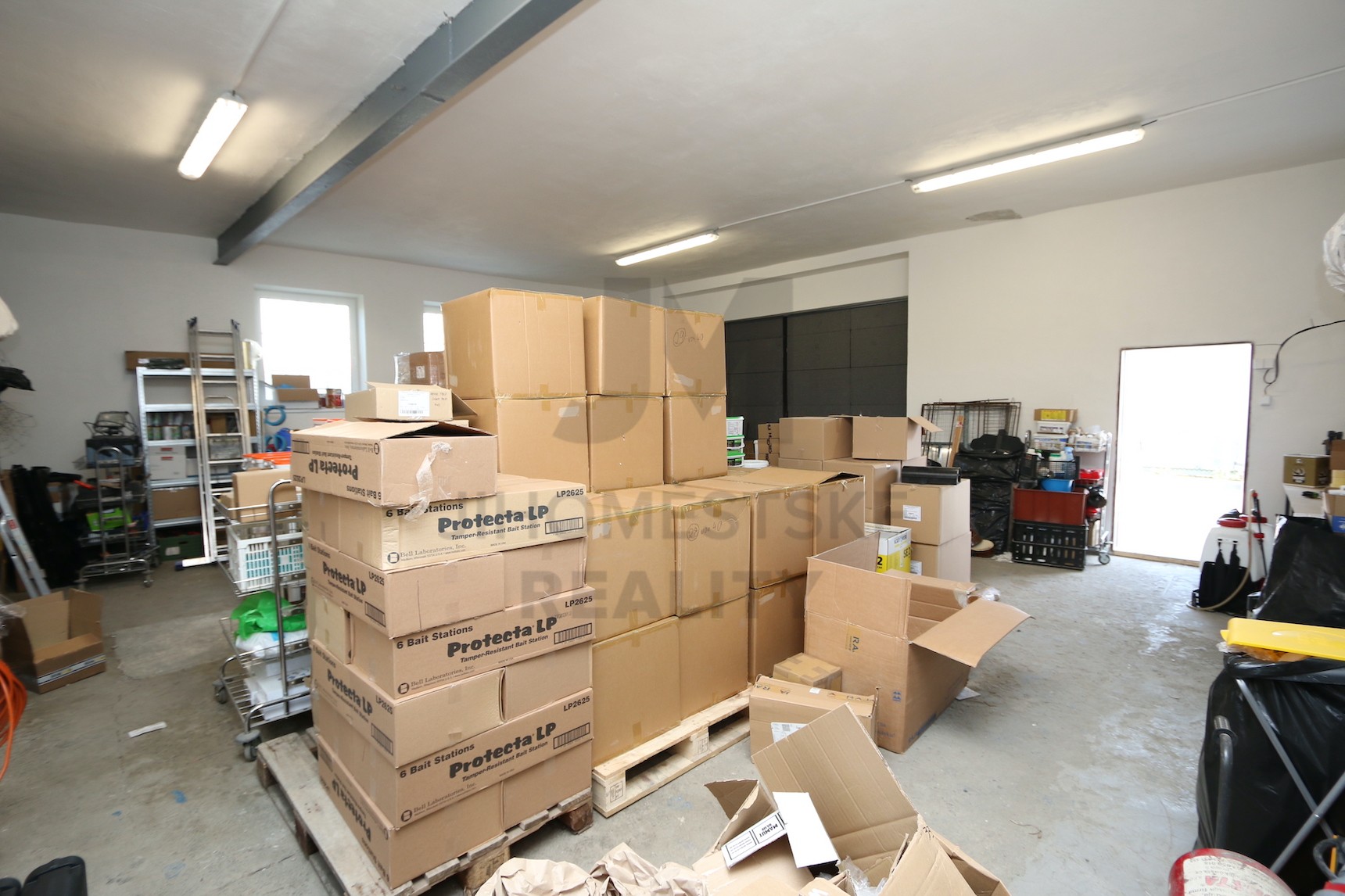 NÁJEM NEBYTOVÉ JEDNOTKY 4+1, Za Cukrovarem, Praha 9 - Čakovice