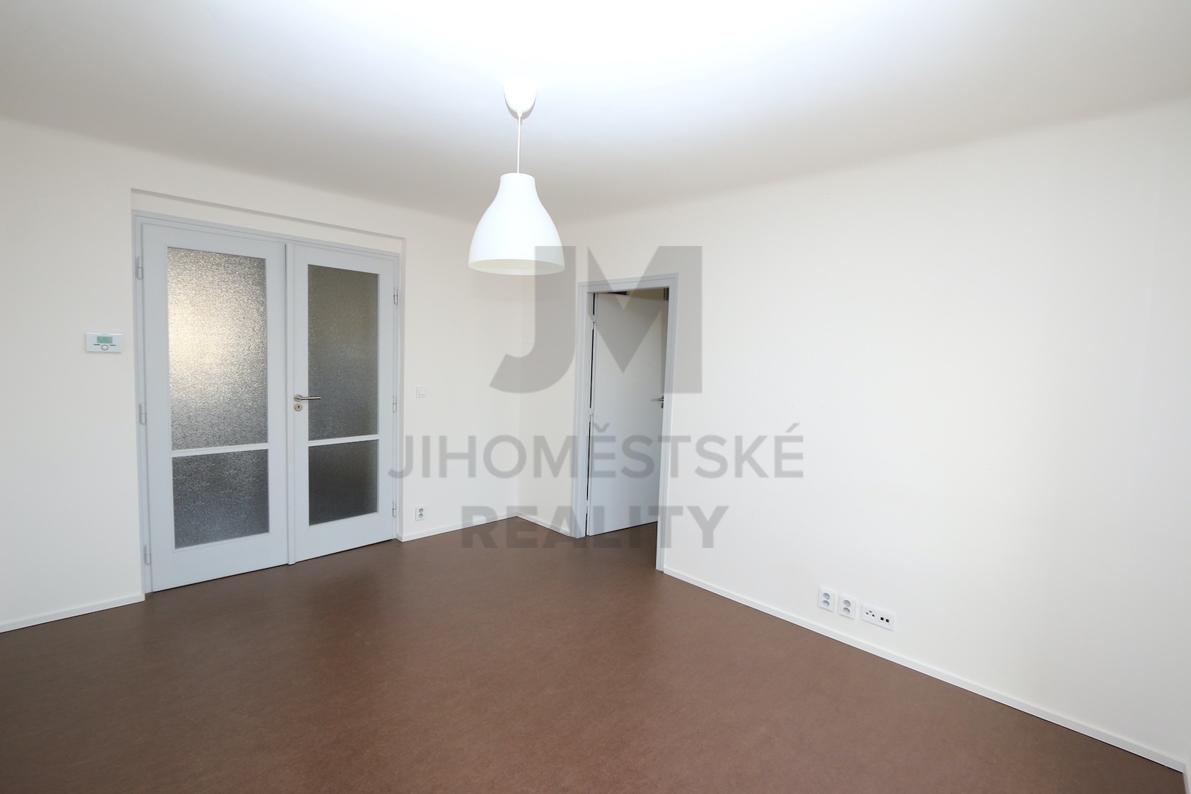 NÁJEM BYTU 2+1 S BALKONEM, Konopišťská, Praha 10 - Vršovice