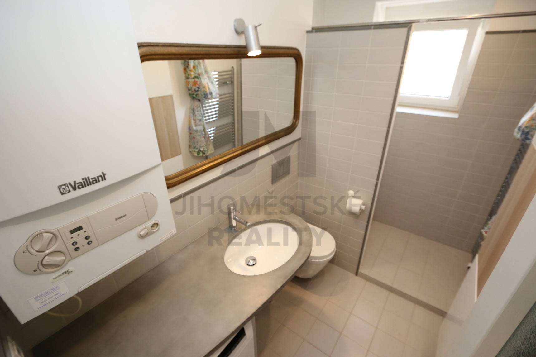 NÁJEM BYTU 2+1 S BALKONEM, Konopišťská, Praha 10 - Vršovice