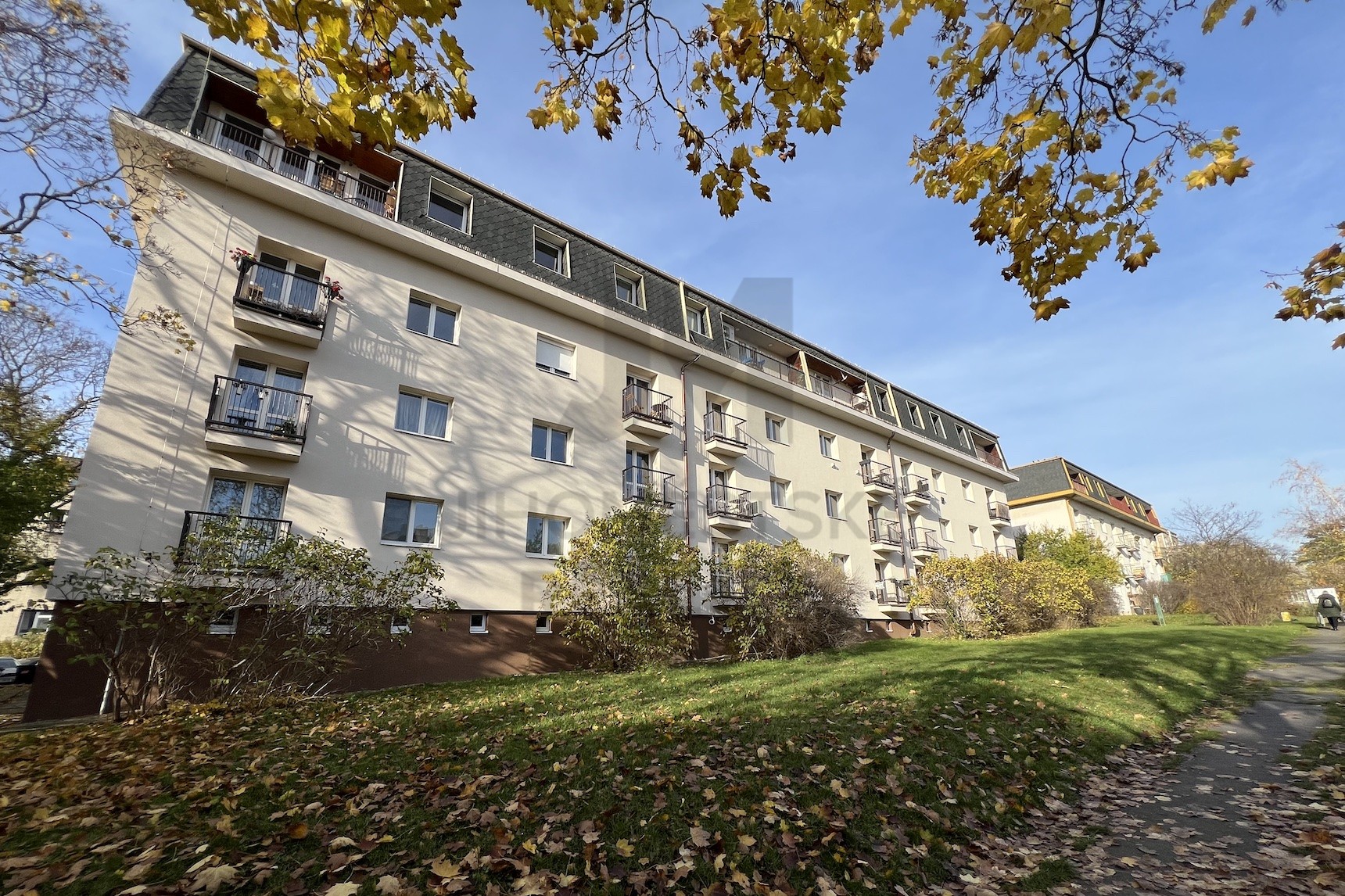 NÁJEM BYTU 2+1 S BALKONEM, Konopišťská, Praha 10 - Vršovice