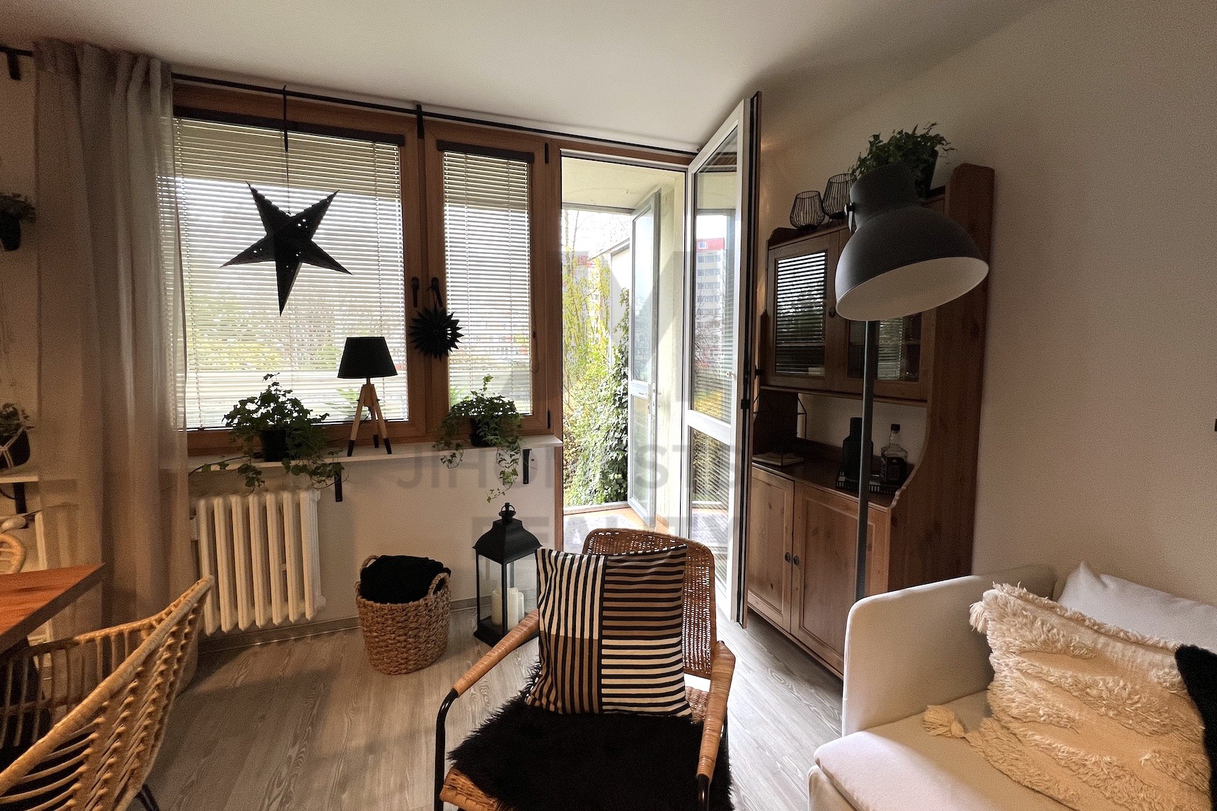 NÁJEM BYTU 3+1 S LODŽIÍ, Neapolská, Praha 10 - Horní Měcholupy