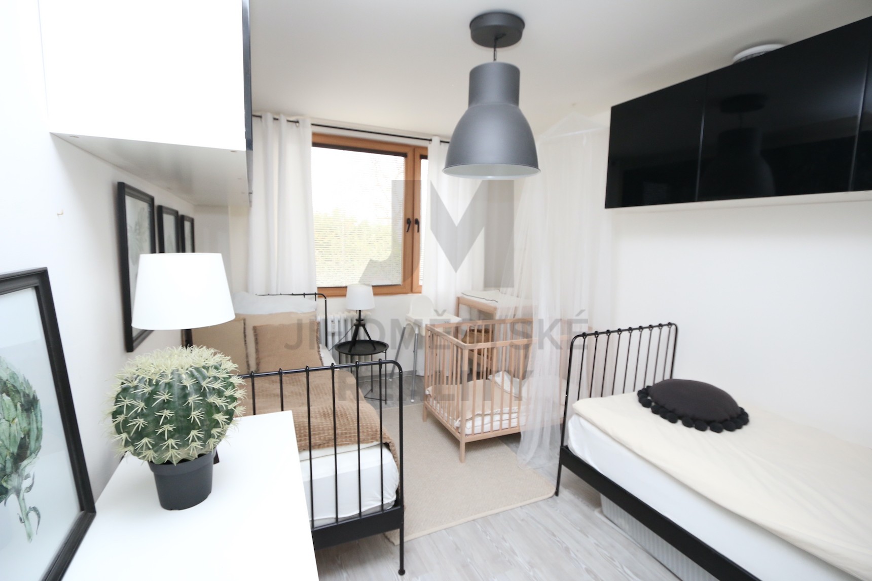 NÁJEM BYTU 3+1 S LODŽIÍ, Neapolská, Praha 10 - Horní Měcholupy