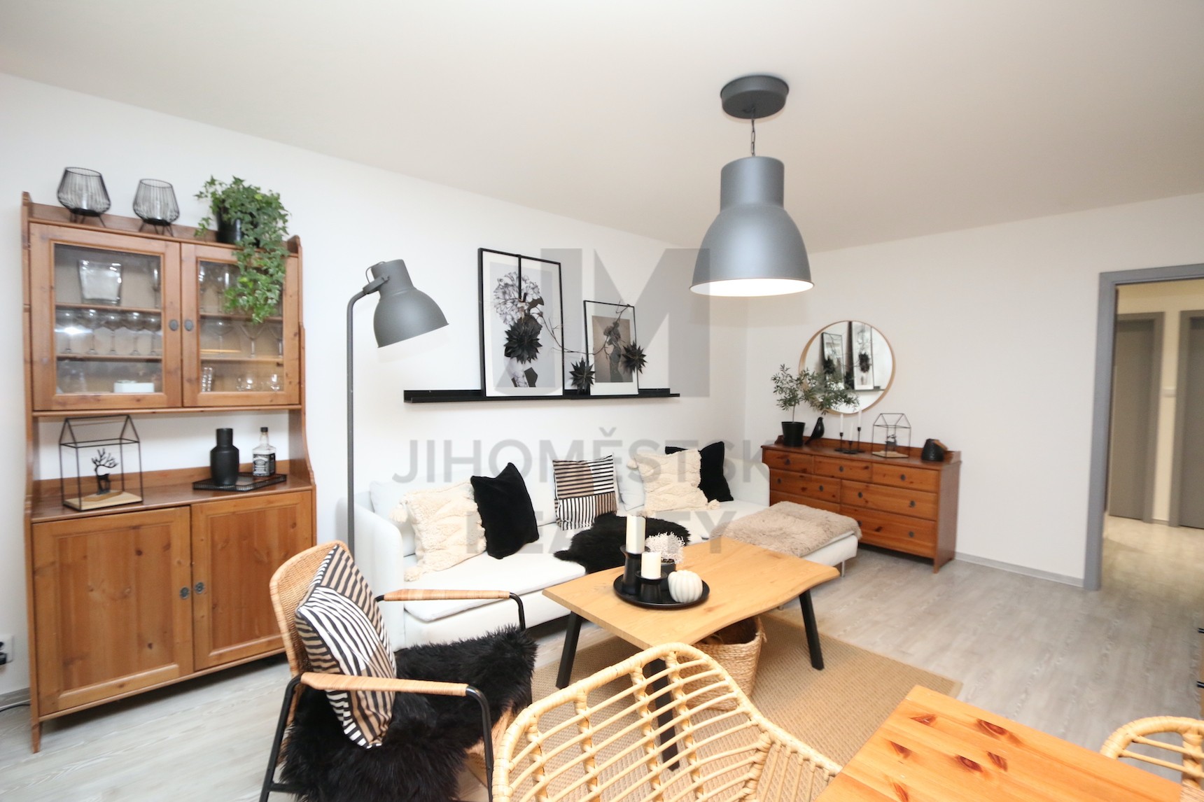 NÁJEM BYTU 3+1 S LODŽIÍ, Neapolská, Praha 10 - Horní Měcholupy