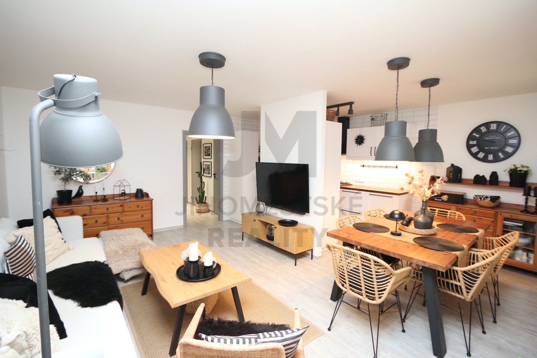 NÁJEM BYTU 3+1 S LODŽIÍ, Neapolská, Praha 10 - Horní Měcholupy