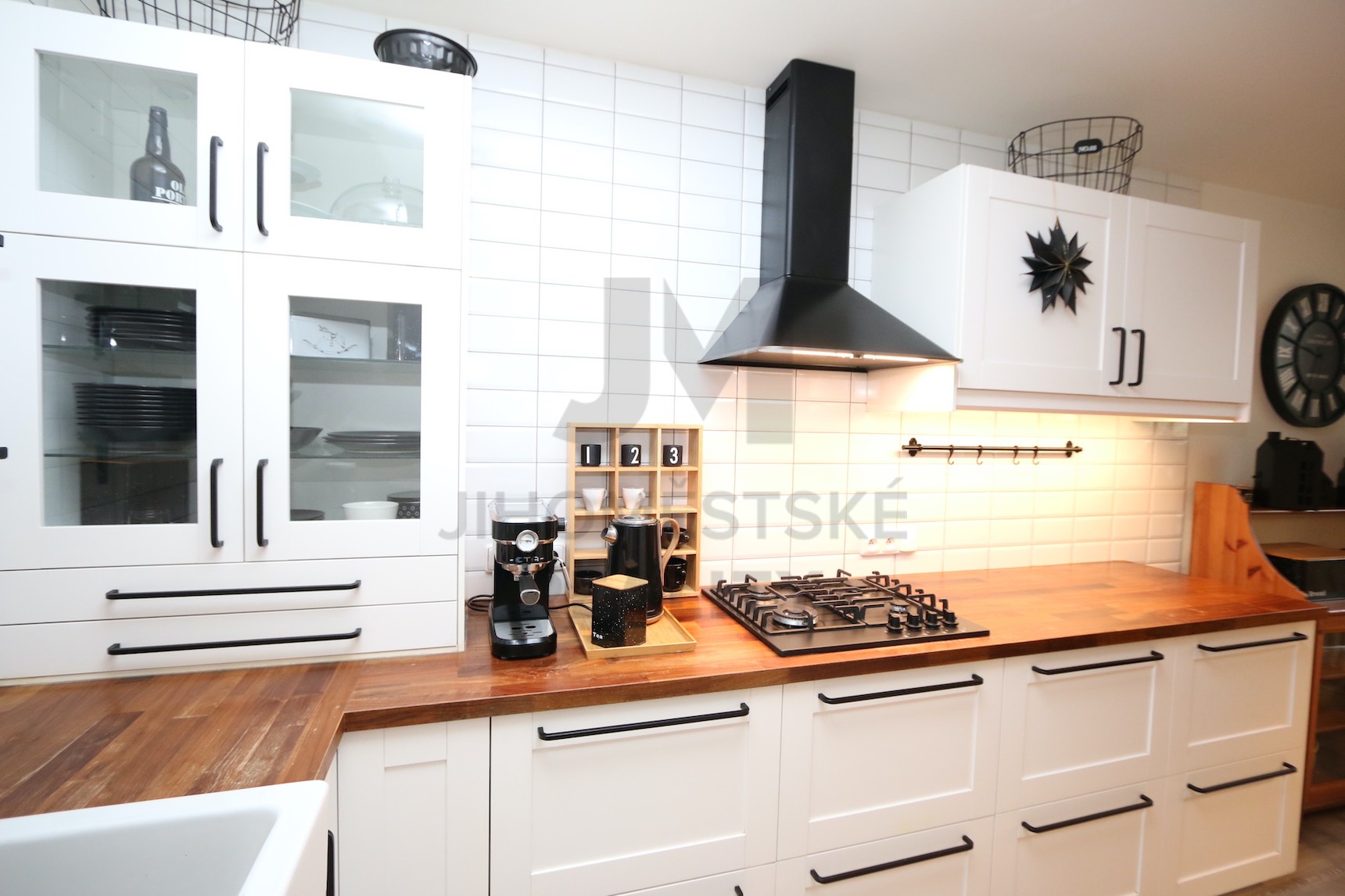 NÁJEM BYTU 3+1 S LODŽIÍ, Neapolská, Praha 10 - Horní Měcholupy