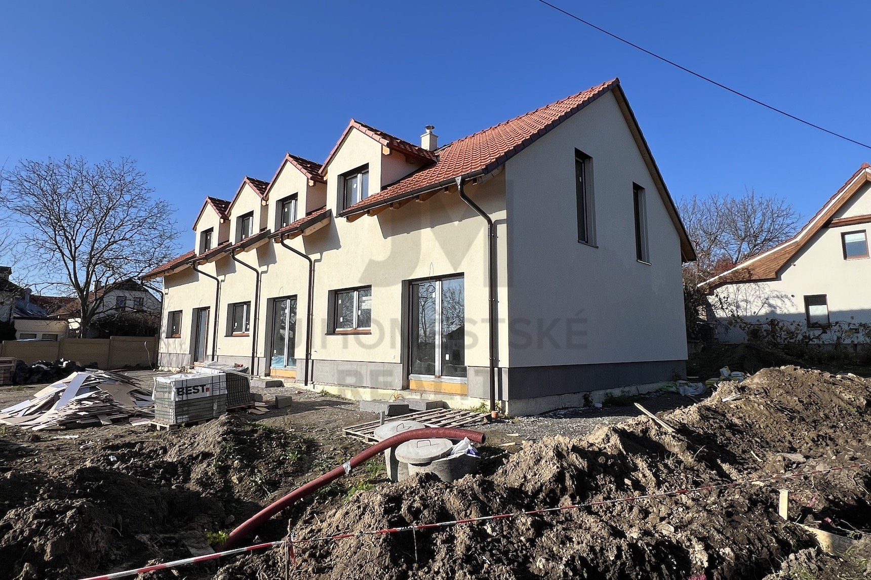 PRODEJ ŘADOVÉHO DOMU 4+kk S TERASOU, Skorkov, Skorkov - Skorkov