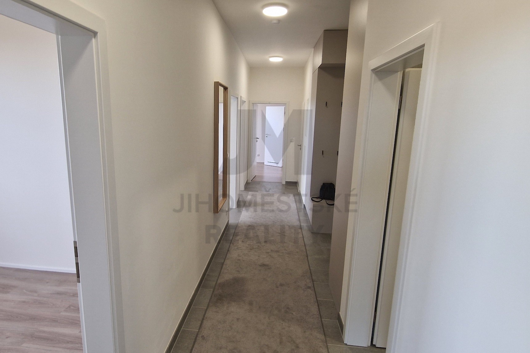 NÁJEM BYTU 5+kk S TERASOU A GAR. STÁNÍM, Knovízská, Praha 4 - Chodov