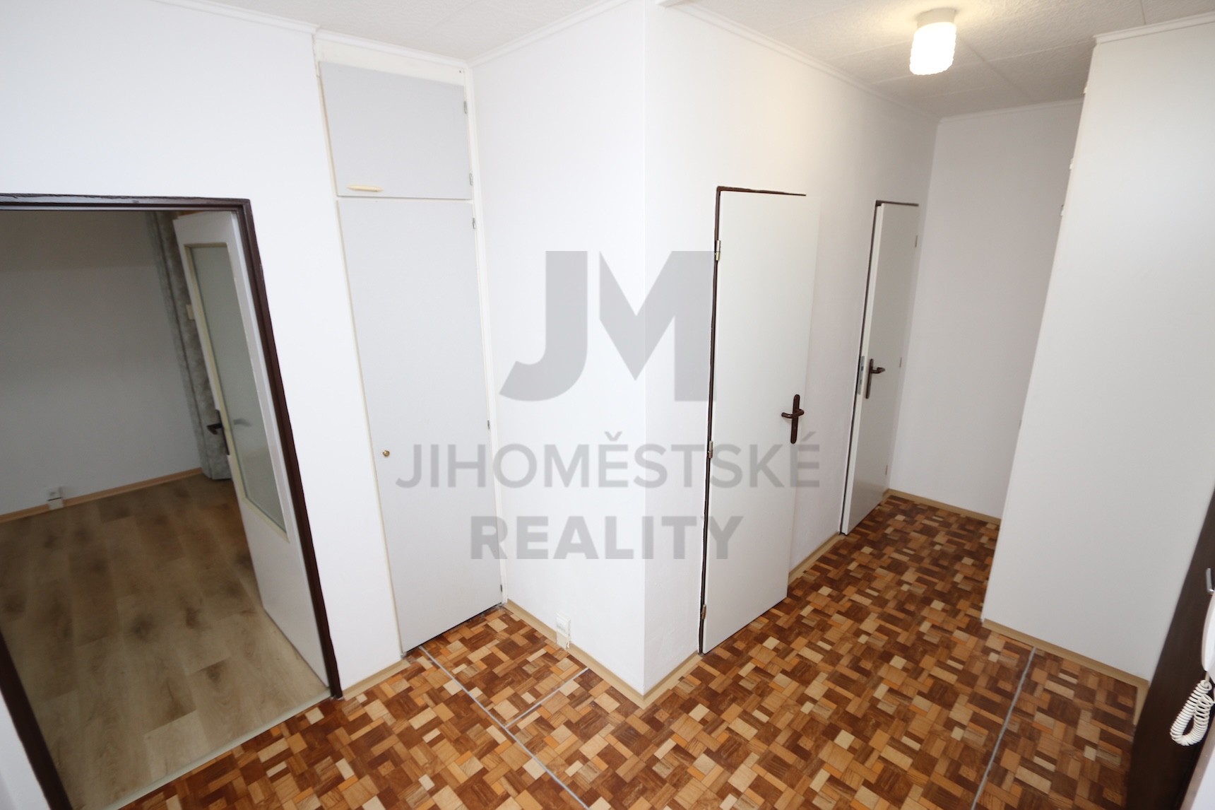 NÁJEM BYTU 3+kk S LODŽIÍ, Hrabákova, Praha 4 - Chodov