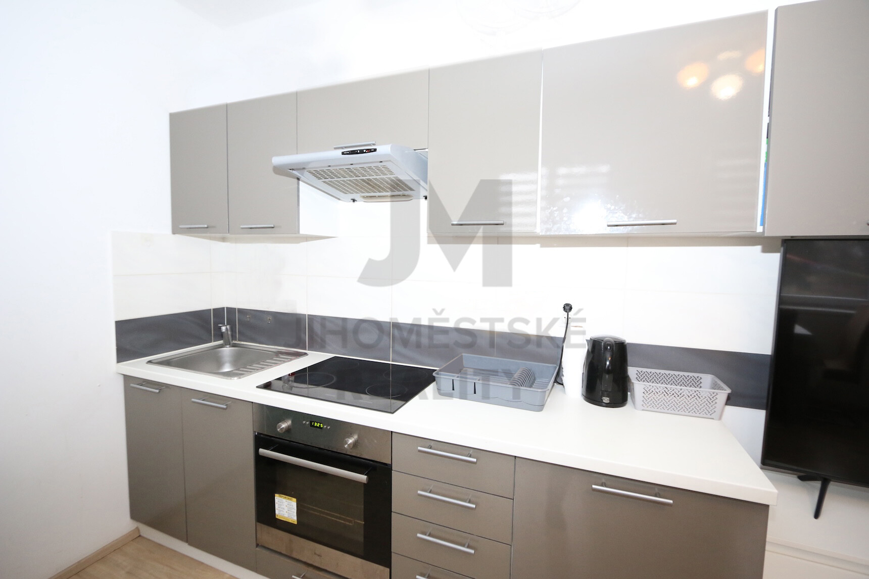 Prodej bytu 1+kk, Bečovská, Praha 10 - Uhříněves