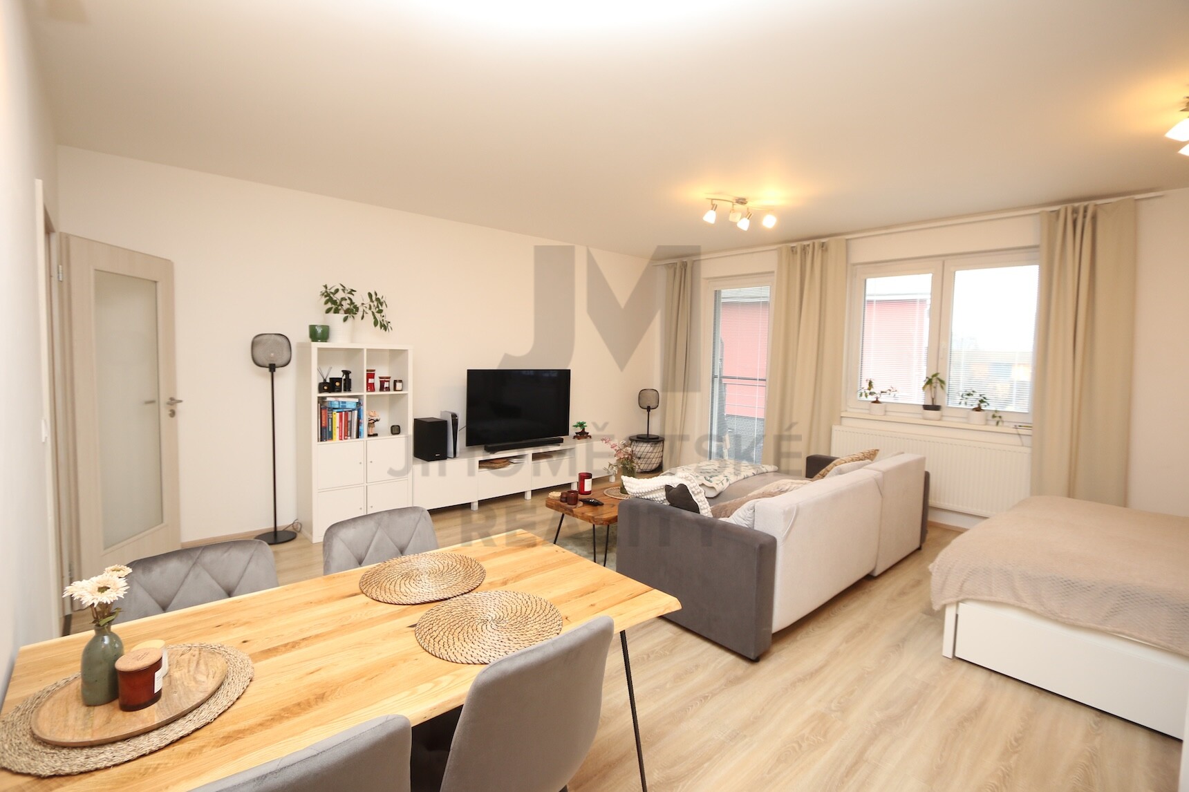 NÁJEM BYTU 1+kk S BALKONEM, Škrábkových, Praha 9 - Letňany