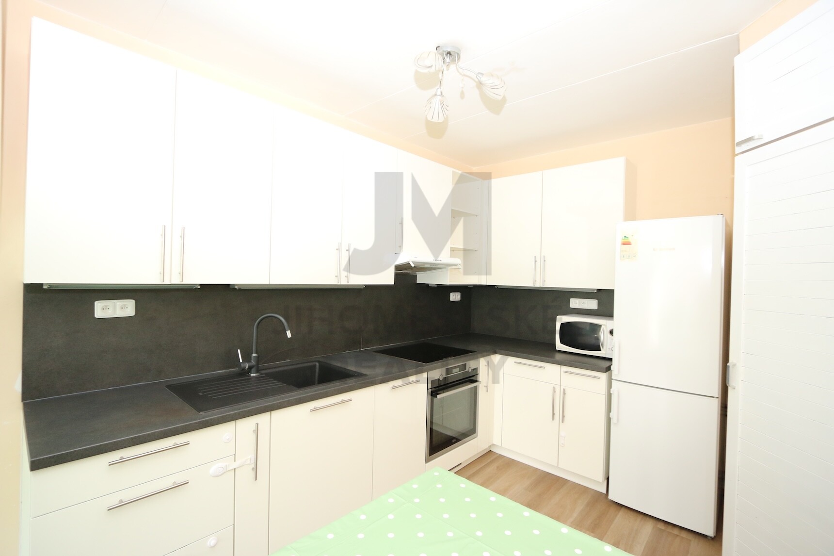 PRODEJ BYTU 3+kk S LODŽIÍ, Janovská, Praha 10 - Horní Měcholupy