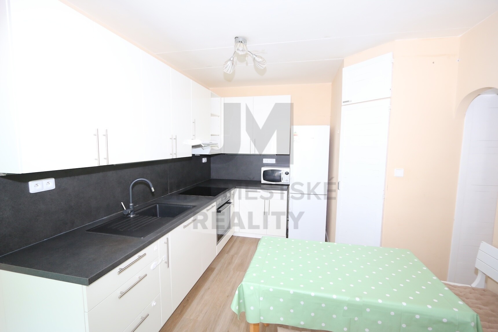 PRODEJ BYTU 3+kk S LODŽIÍ, Janovská, Praha 10 - Horní Měcholupy