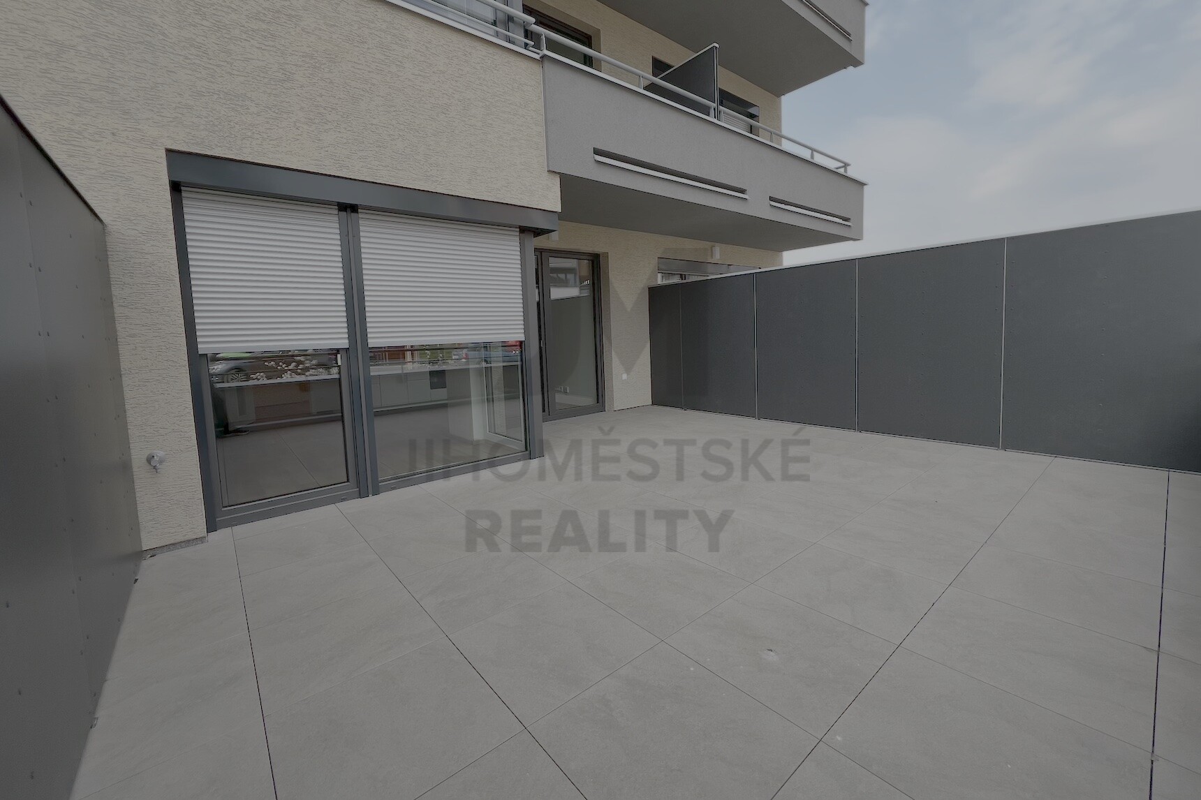 NÁJEM BYTU 1+kk S TERASOU, Klapálkova, Praha 4 - Záběhlice