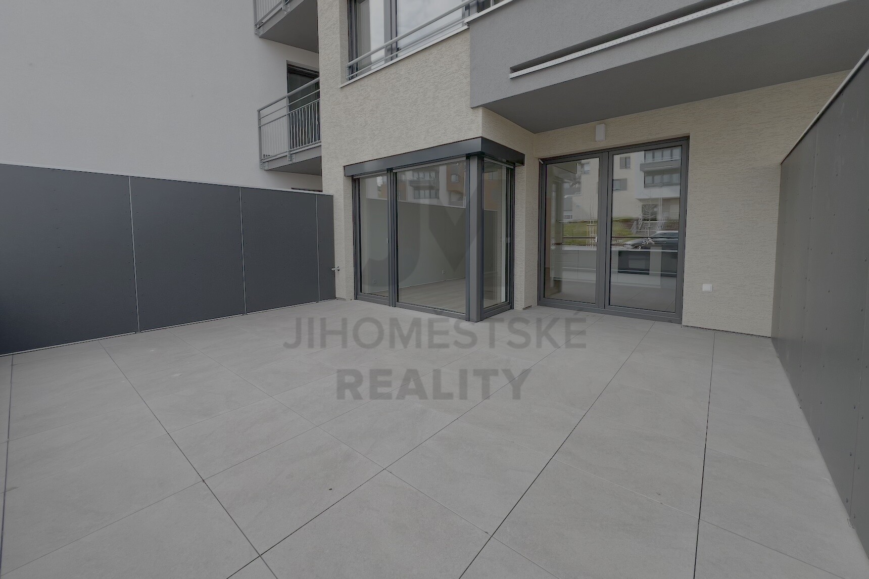 NÁJEM BYTU 1+kk S TERASOU, Klapálkova, Praha 4 - Záběhlice