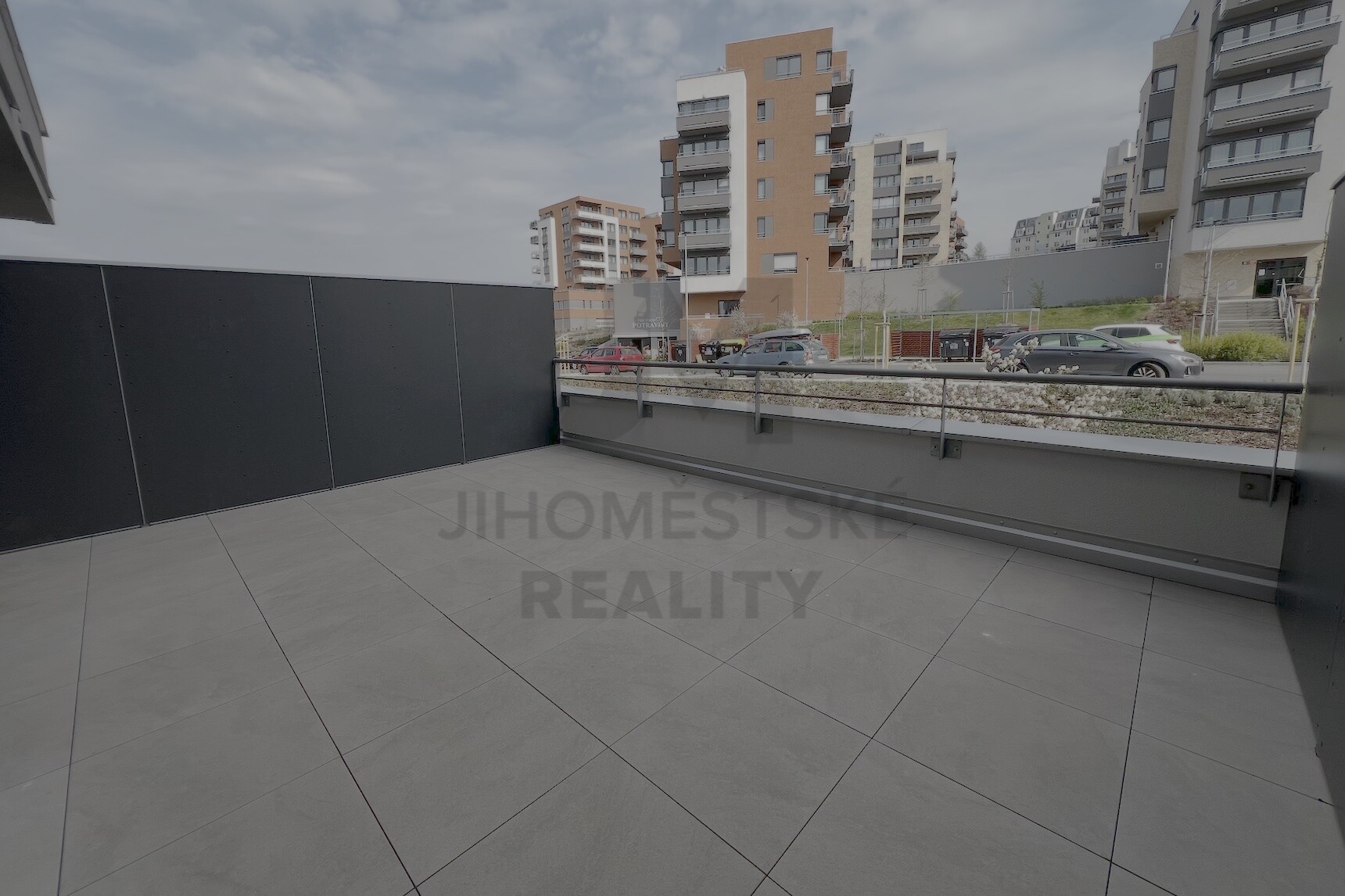 NÁJEM BYTU 1+kk S TERASOU, Klapálkova, Praha 4 - Záběhlice