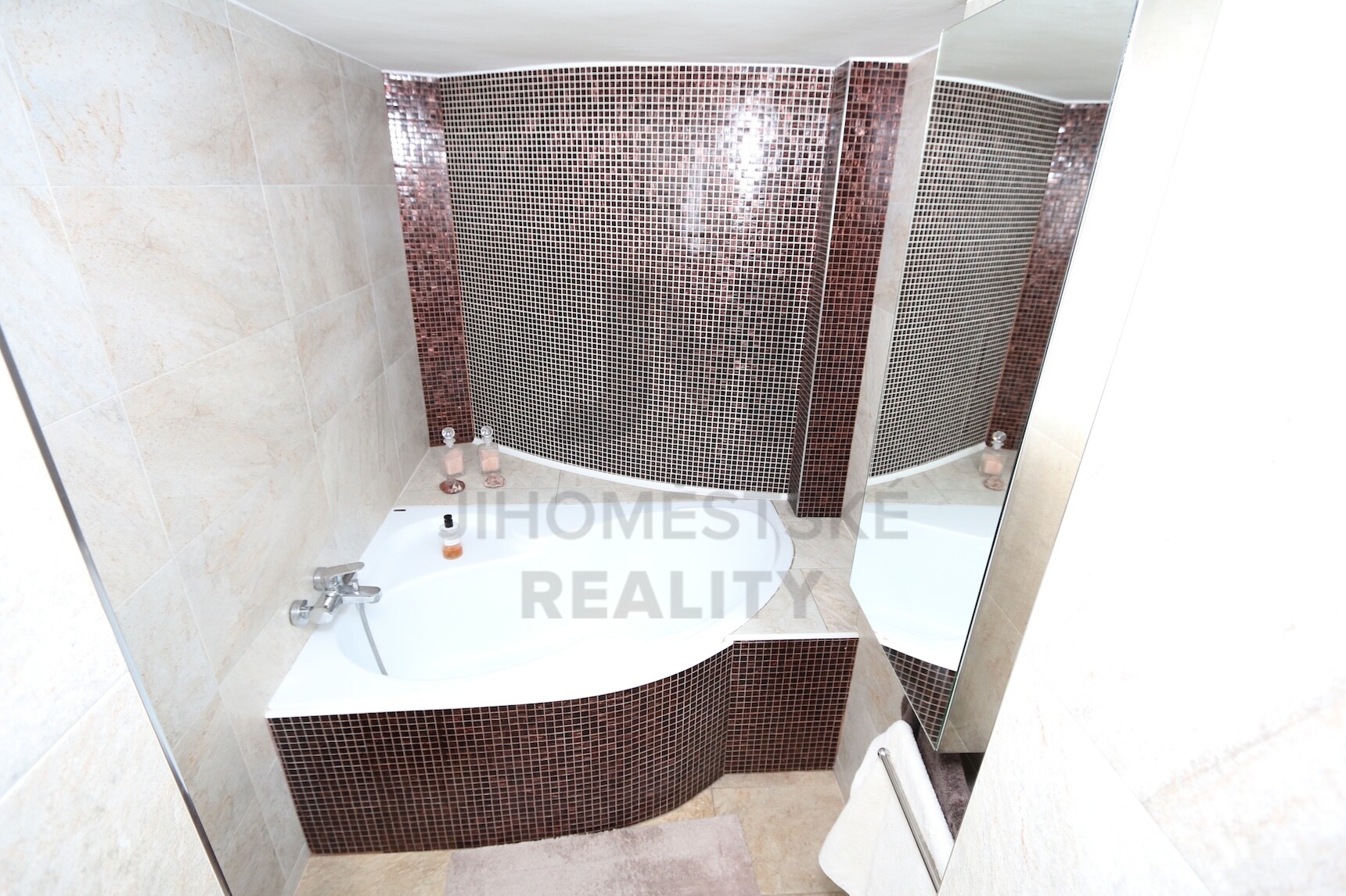 PRODEJ BYTU 4+1, Benediktská, Praha 1 - Staré Město