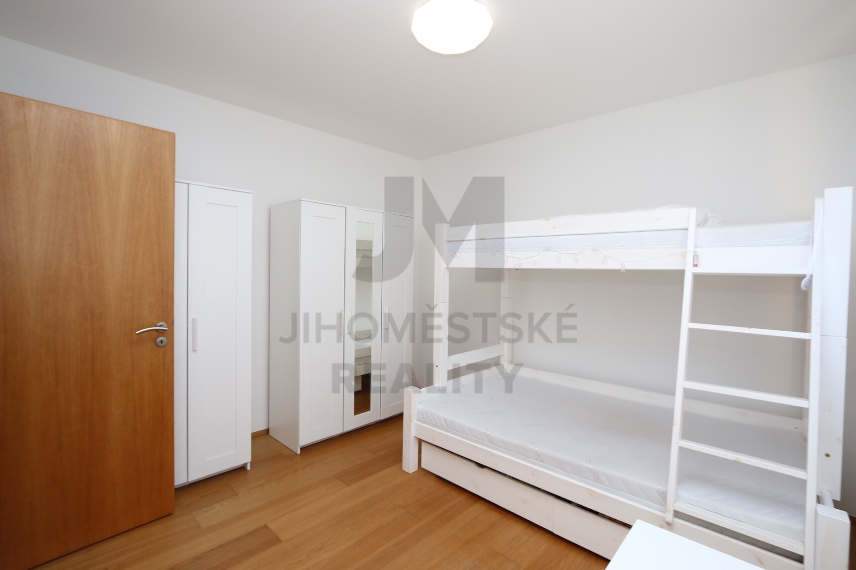 PRODEJ BYTU 3+kk S TERASOU A GAR. STÁNÍM, Za Pískovnou, Praha 8 - Dolní Chabry