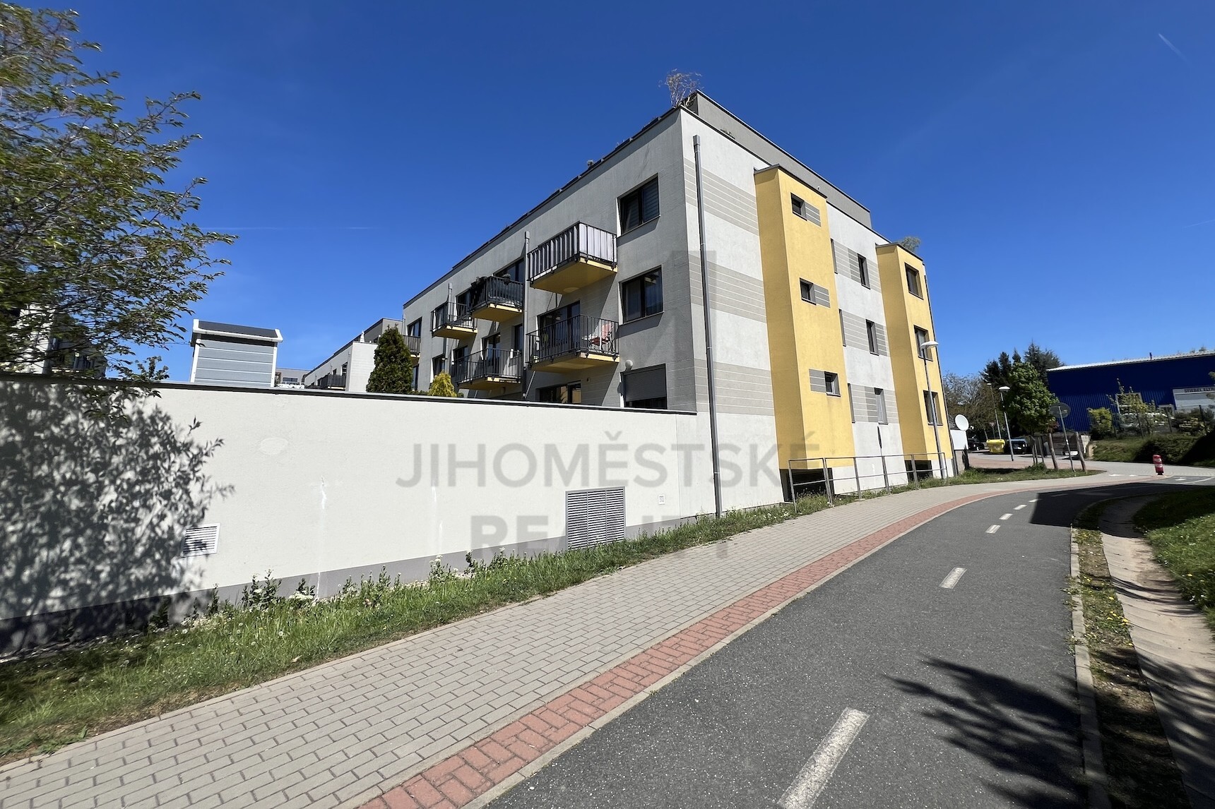 PRODEJ BYTU 3+kk S TERASOU A GAR. STÁNÍM, Za Pískovnou, Praha 8 - Dolní Chabry