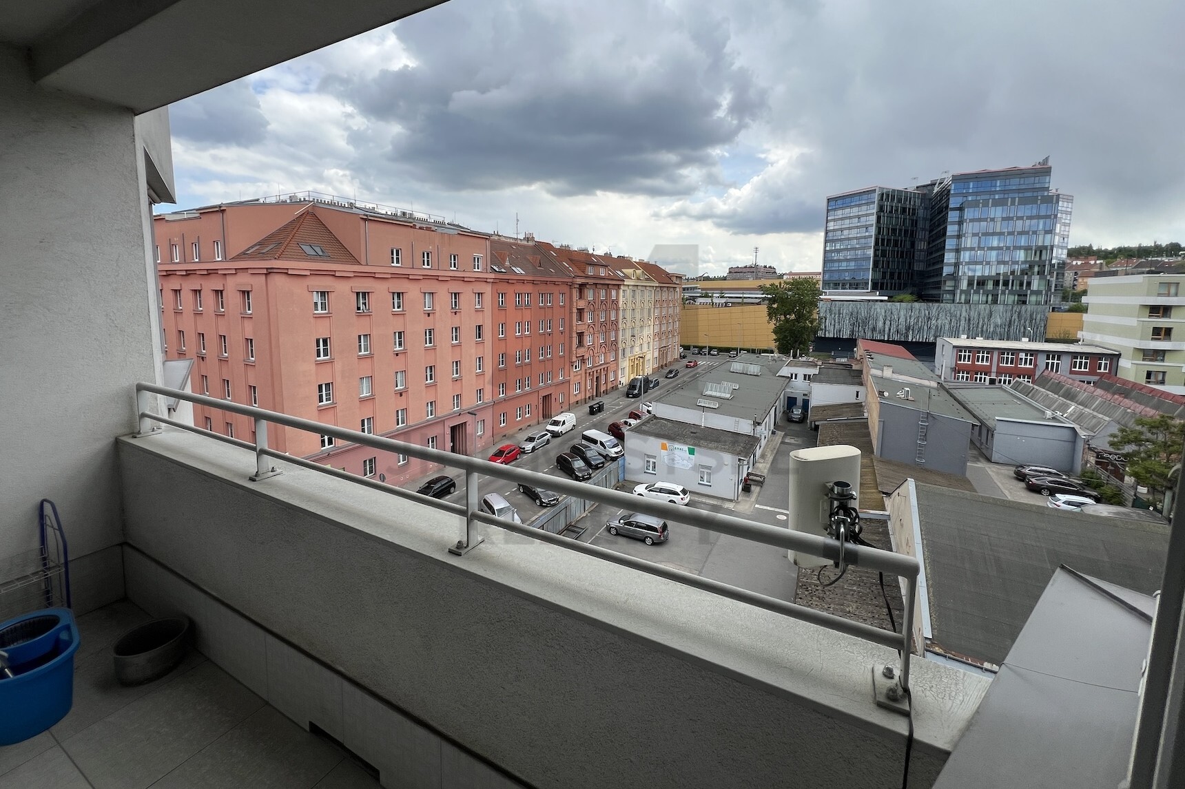 NÁJEM BYTU 3+kk S LODŽIÍ A GAR. STÁNÍM, U Svobodárny, Praha 9 - Libeň
