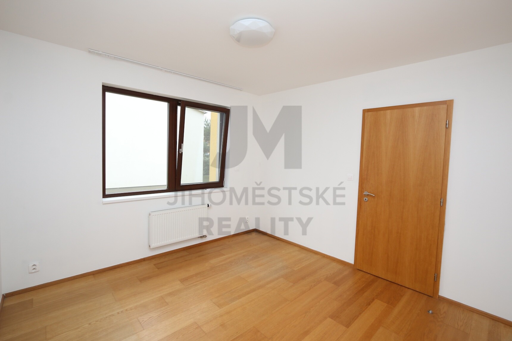 PRODEJ BYTU 3+kk S TERASOU A GAR. STÁNÍM, Za Pískovnou, Praha 8 - Dolní Chabry